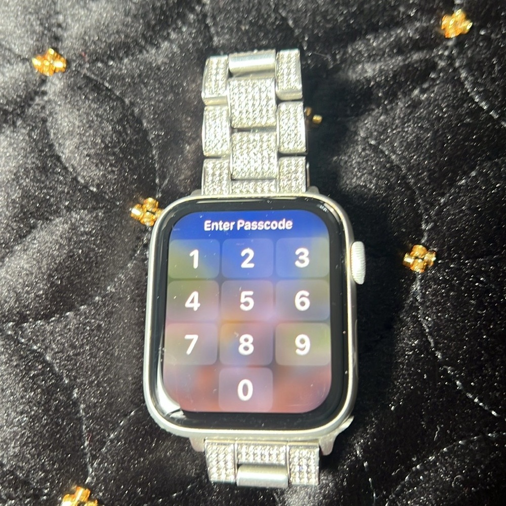 BNWT MICHAEL KORS APPLE WATCH BAND/STRAP SZ 38MM AND 40MM AND ALSO FIT 44MM